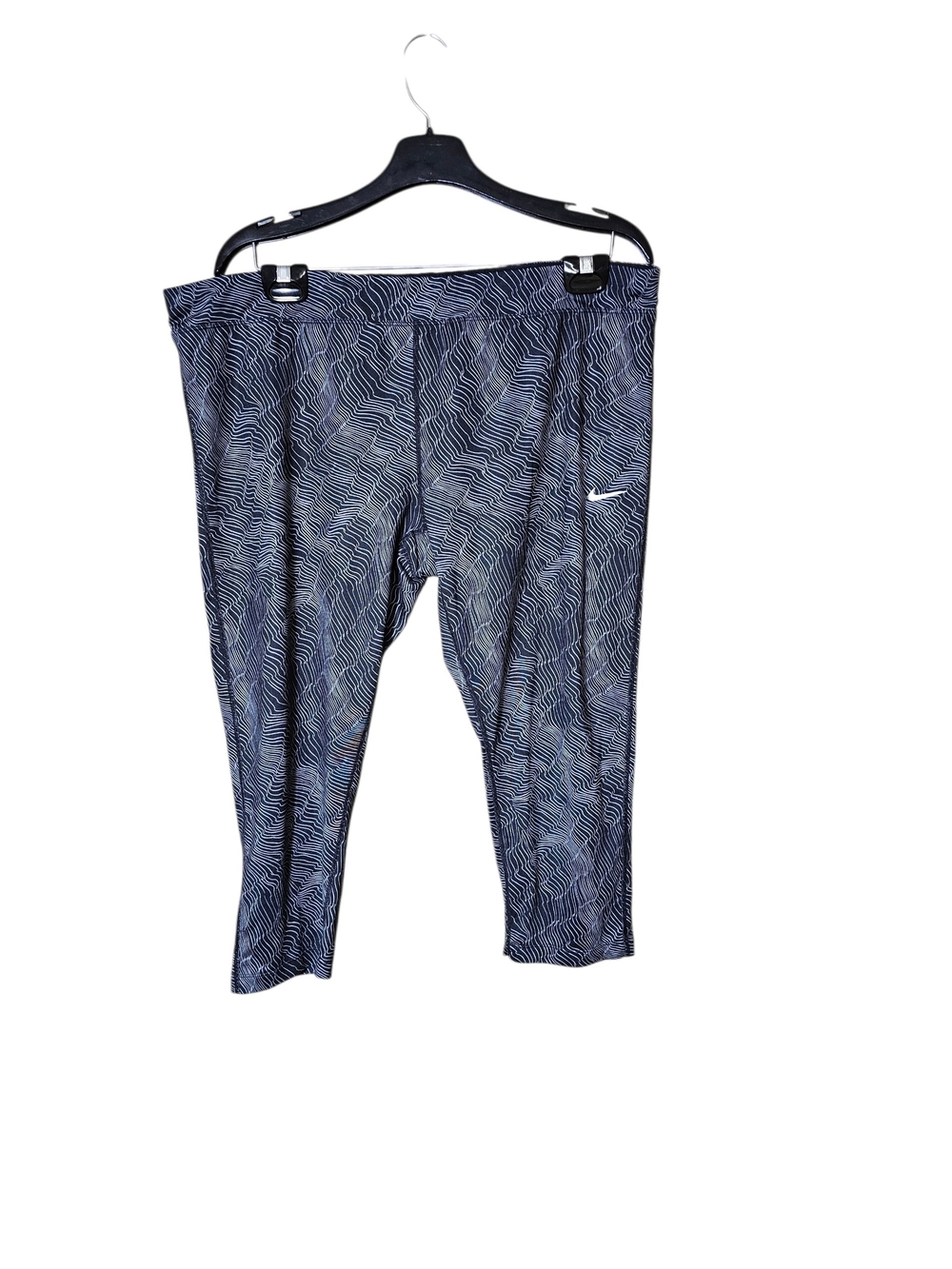 Nike Black & Grey Wave-Print Athletic Capri Leggings